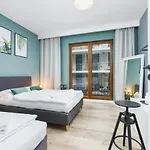 Apartment 3d Go By Renters *